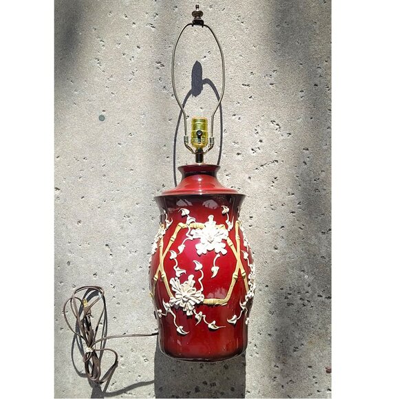 Gorgeous VTG MCM Hollywood Regency Chrysanthemums/Bamboo relief Table Lamp - Picture 4 of 14